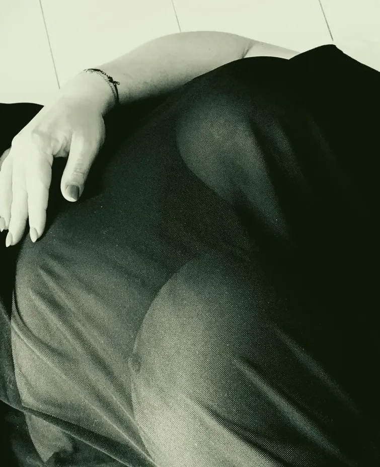 Amira, 36