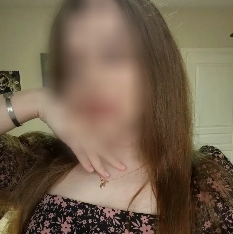 Anna, 24