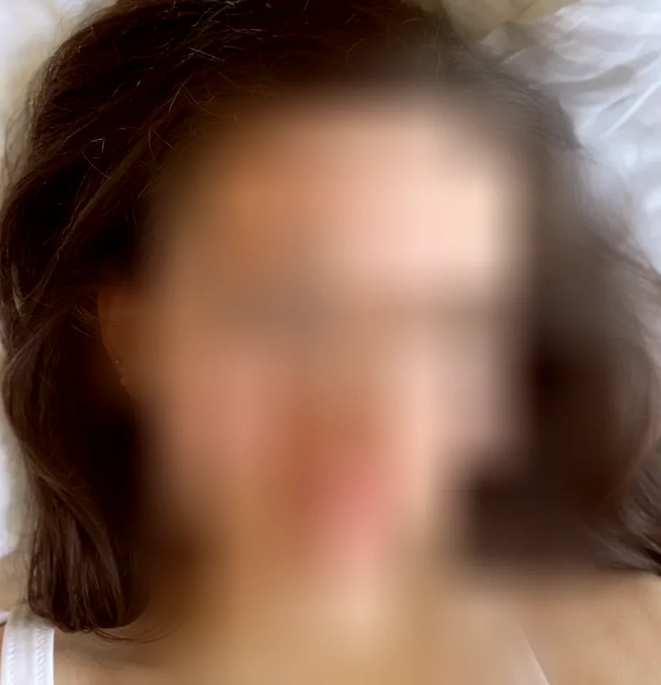Büsra, 24