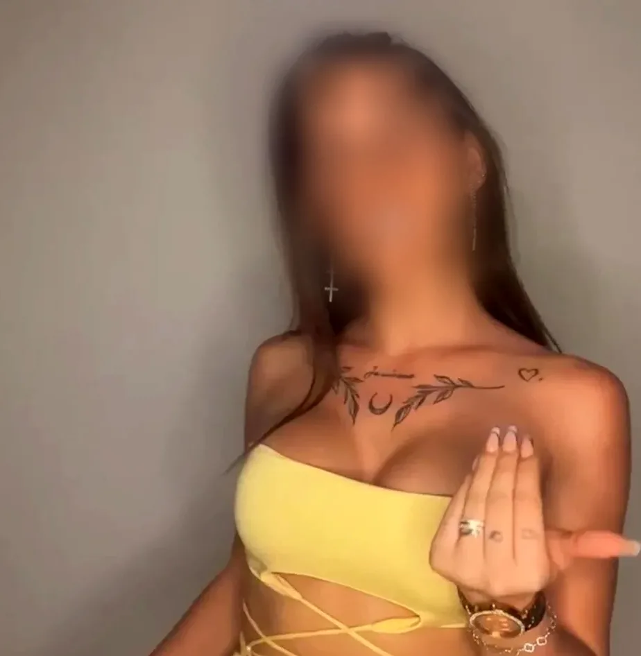 Carina, 24