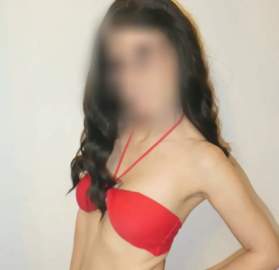 Carla, 26