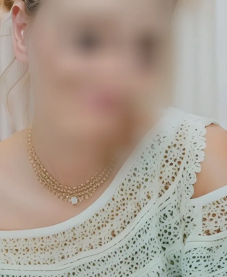 Hannah, 21