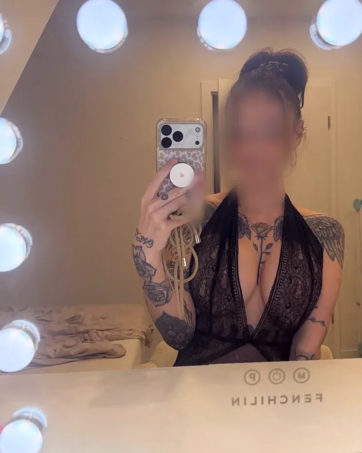 Kira, 29