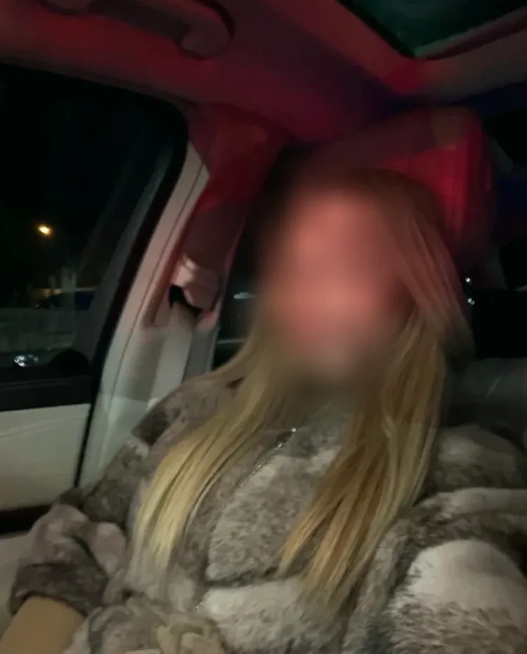 Kira, 34
