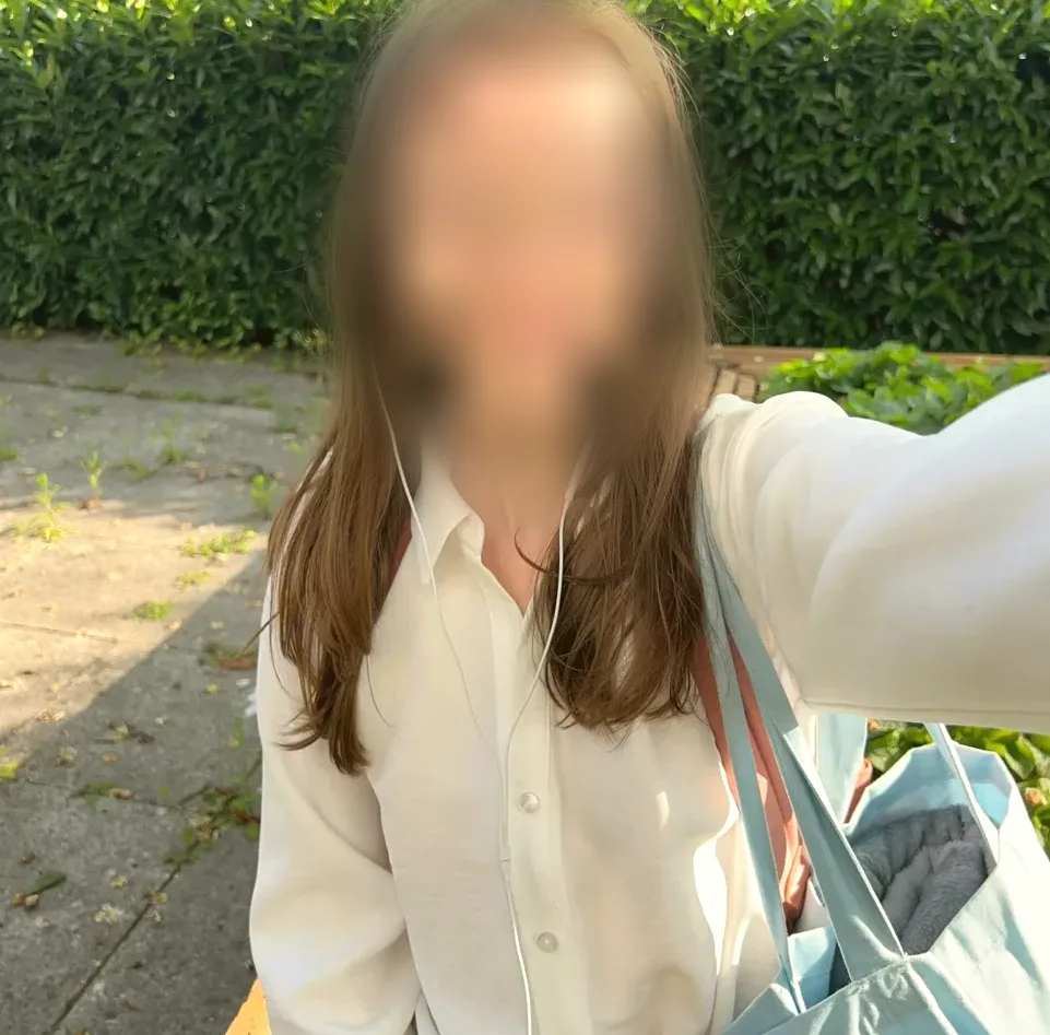 Michelle, 22
