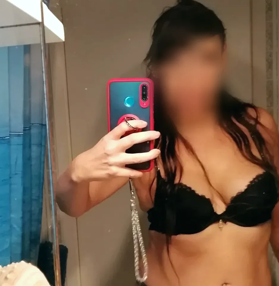 Nora, 36