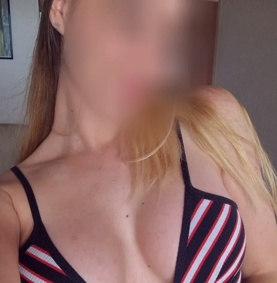 Selina, 24