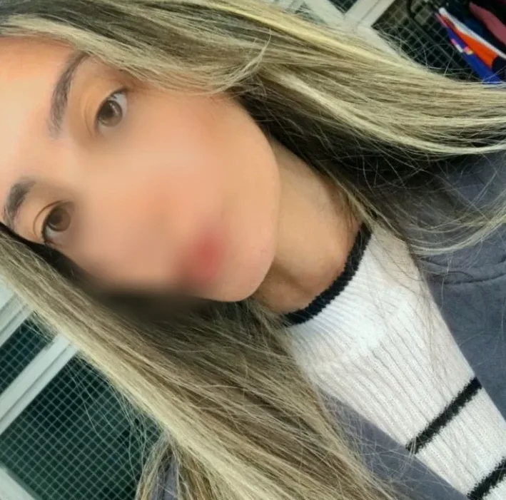 Stefanie, 20